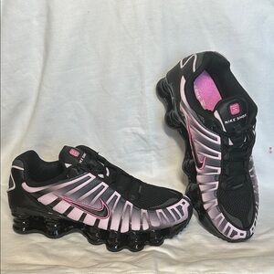 NWOB NIKE SHOX TL Size 7 women’s